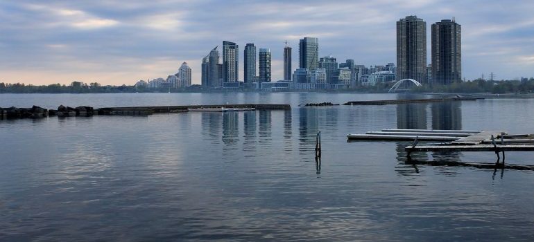 lake ontario - Toronto neighborhoods for raising kids