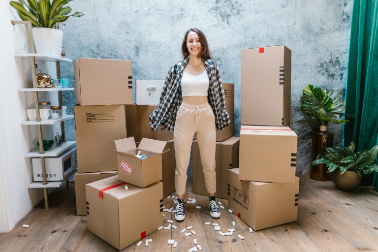a gorl packing for the move