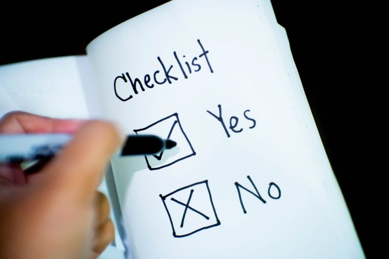 Moving checklist with boxes to fill