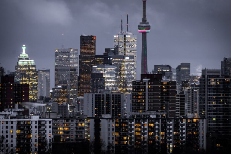 a photo of toronto at night