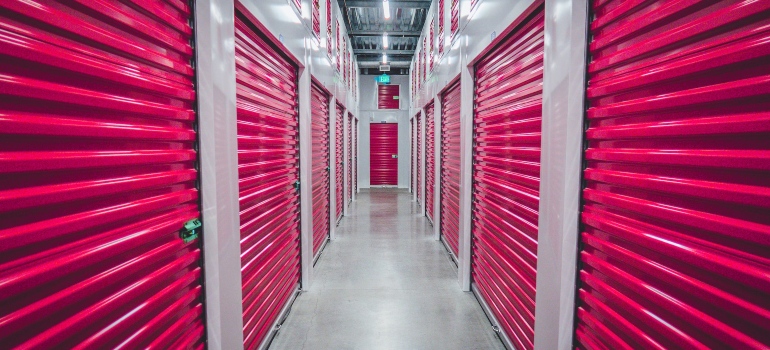 a storage unit that will cost less when moving during summer