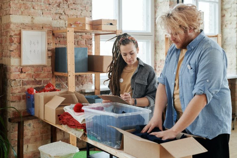 People packing for moving from Maitland to Prescott