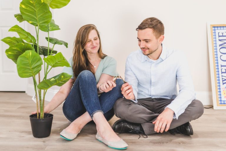 A couple ready to rent in Toronto
