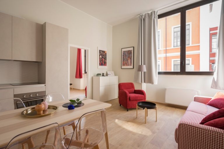 A beautiful shiny living room