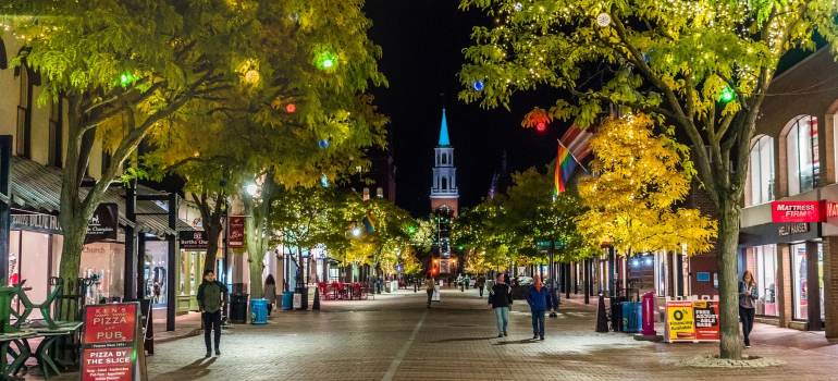 Burlington City, one of the best cities near Toronto that welcome new Canadians