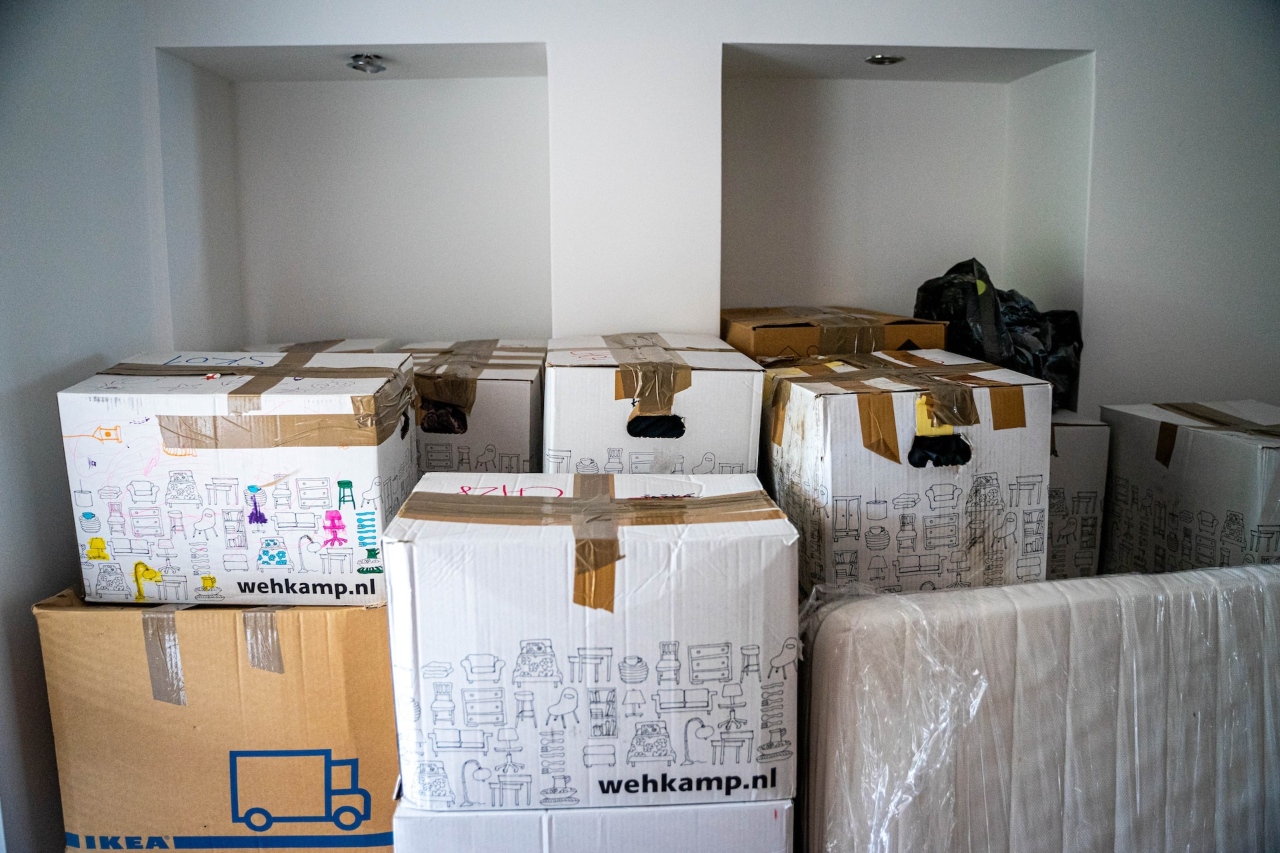 Many boxes in the room for people to choose the right moving boxes and supplies