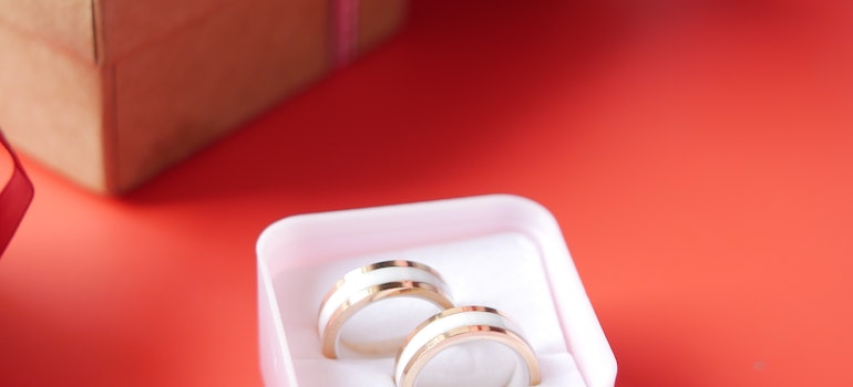 Rings in a ring box