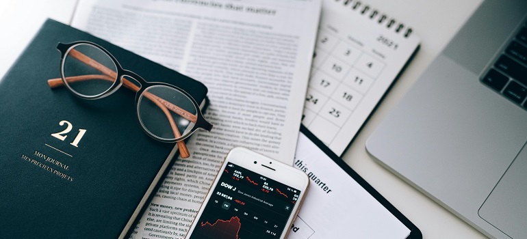 papers explaining investing in Toronto for newcomers