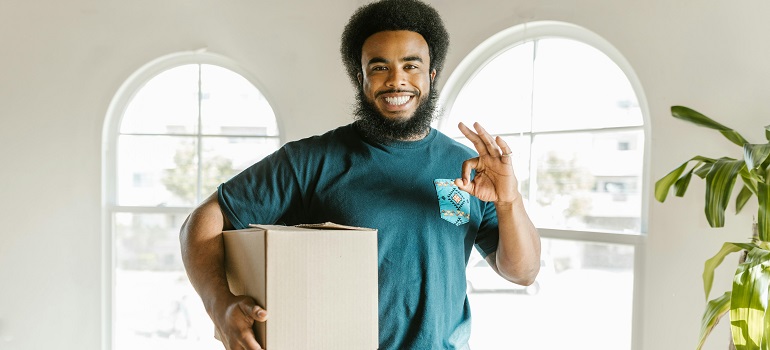 a movers packing boxes