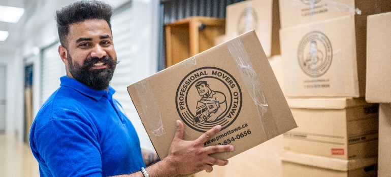 a mover providing full packing services