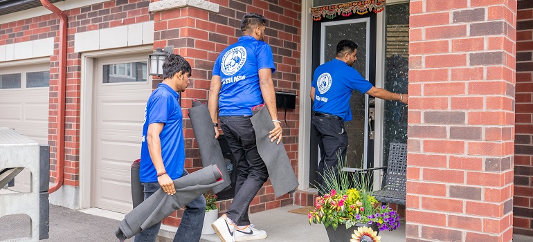 a team of movers in Bolton ON 