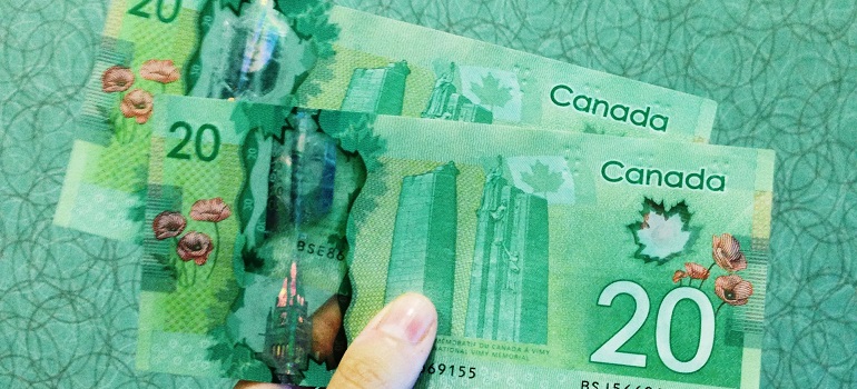 a man budgeting for his Mississauga relocation