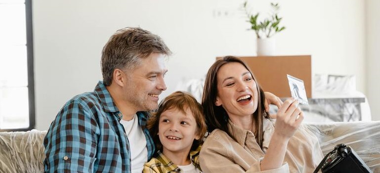 a family enjoying one of the rental deals in Mississauga this fall