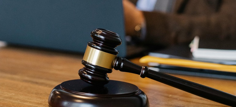 a court hammer