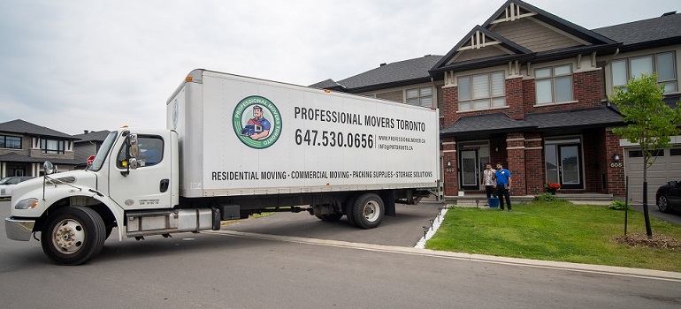 a moving van from a moving company East Gwillimbury based