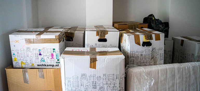 moving boxes 