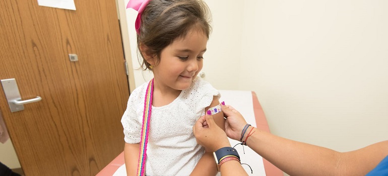 a doctor helping your kids get used to the Brampton lifestyle