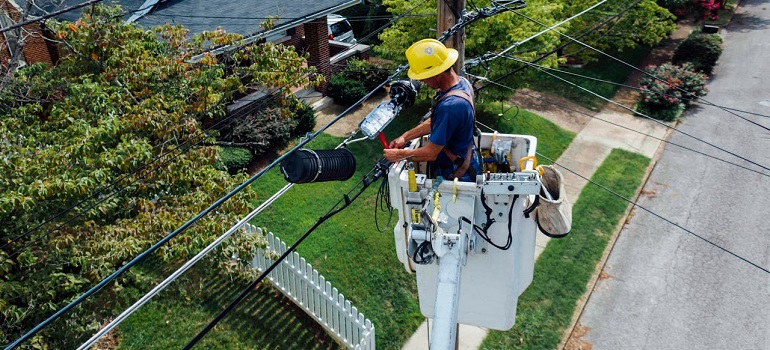 a handyman you should call once you pack your Scarborough condo for relocation
