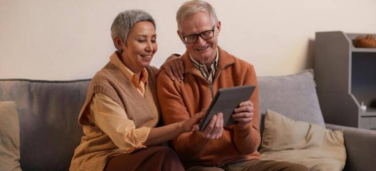 a couple of seniors moving from Scarborough to Aurora