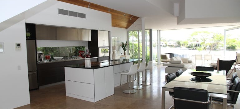 a kitchen of a family that follows the interior design trends for modern homes in GTA