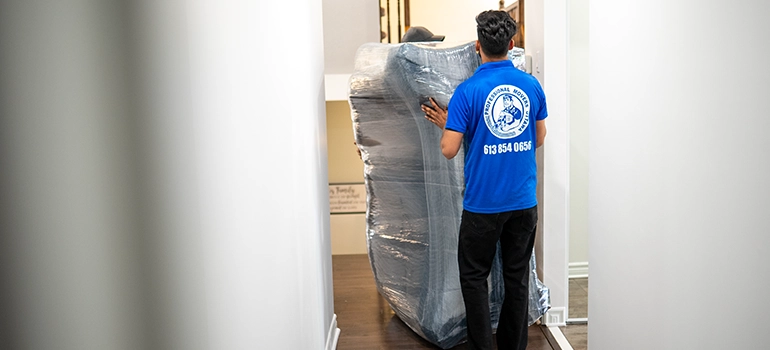 Essential checklist of obligations and cleaning tasks to complete before moving out of a Vancouver apartment.